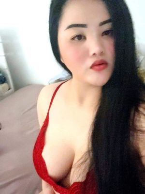 One of the sexiest babes of Muscat - Alis will be yours for OMR 50