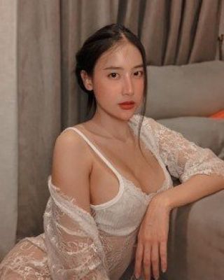 Muscat fetish escort Jessica for golden shower, sex with toys