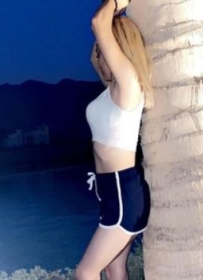 Female escort Lilia for sex in Muscat 